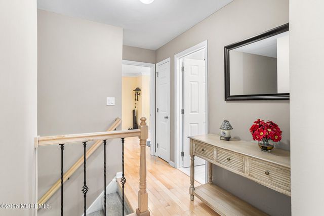 1 Treeview Lane, Cliffwood, NJ 07721