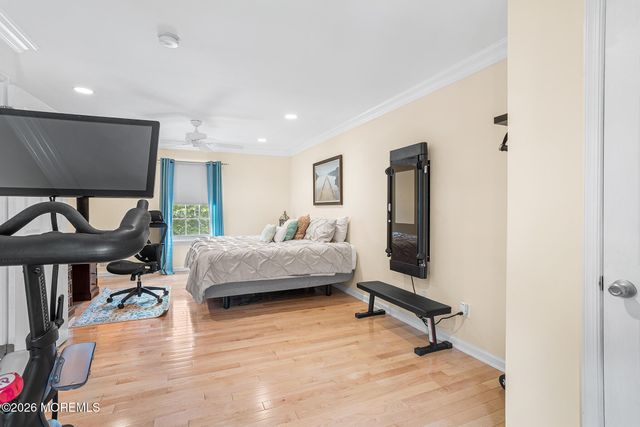 1 Treeview Lane, Cliffwood, NJ 07721