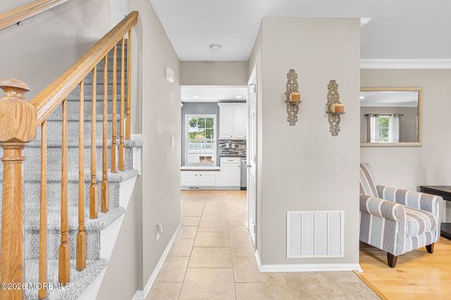 1 Treeview Lane, Cliffwood, NJ 07721