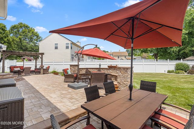 1 Treeview Lane, Cliffwood, NJ 07721