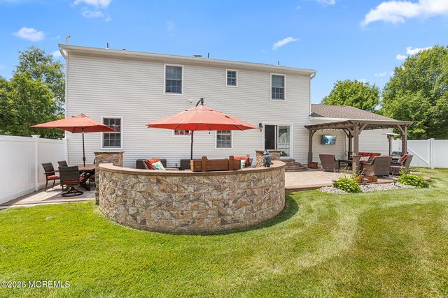 1 Treeview Lane, Cliffwood, NJ 07721