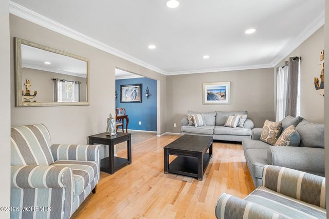 1 Treeview Lane, Cliffwood, NJ 07721