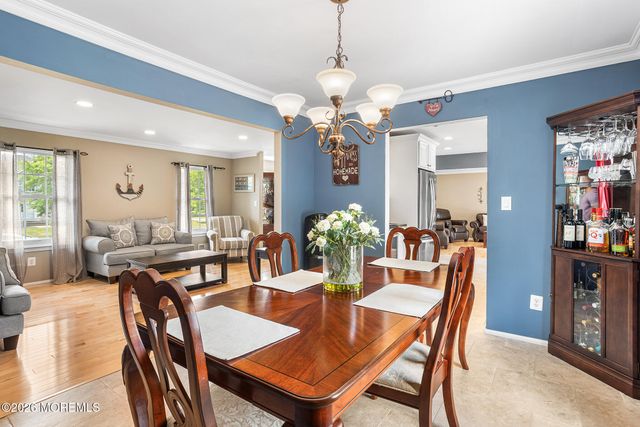 1 Treeview Lane, Cliffwood, NJ 07721