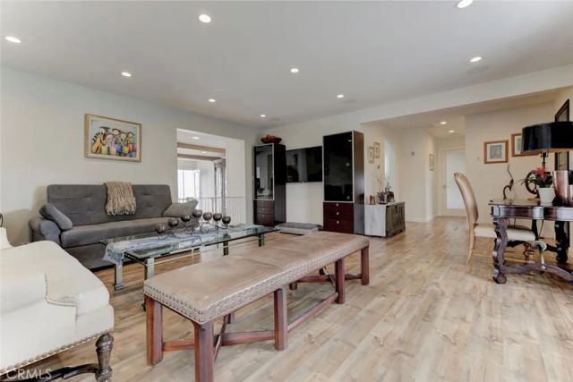 6911 Valmont Street, Tujunga, CA 91042