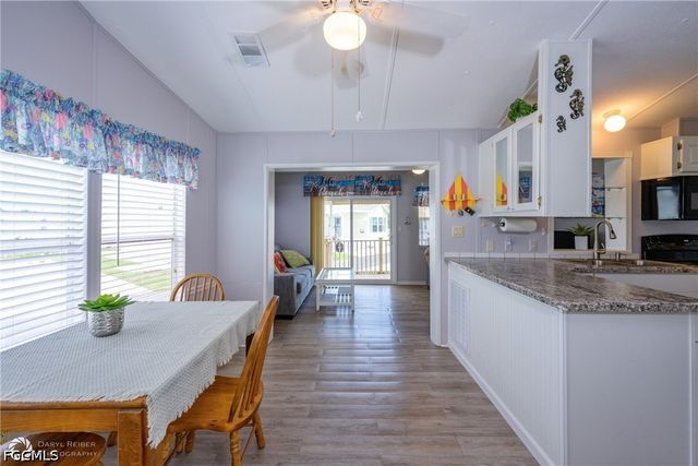 11089 Sunglow LN, Fort Myers, FL 33908