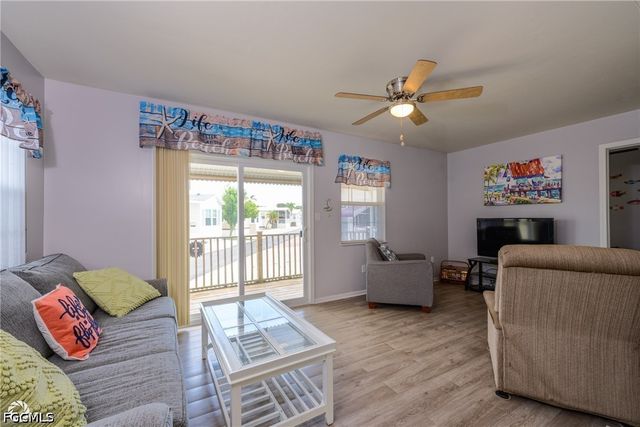 11089 Sunglow LN, Fort Myers, FL 33908