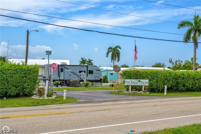 11089 Sunglow LN, Fort Myers, FL 33908