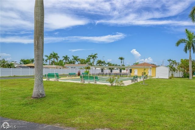 11089 Sunglow LN, Fort Myers, FL 33908