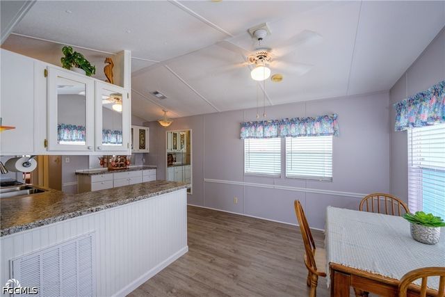 11089 Sunglow LN, Fort Myers, FL 33908
