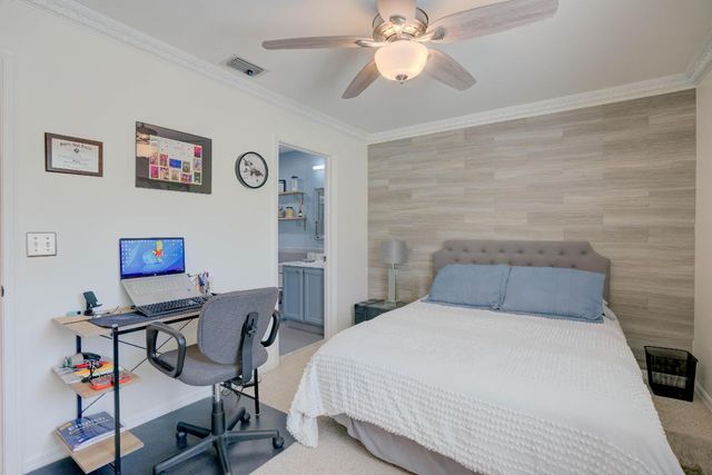 109 Fox Meadow Run, Jupiter, FL 33458