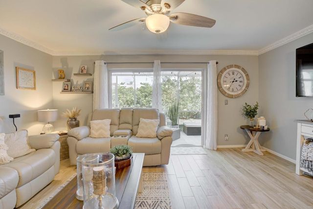 109 Fox Meadow Run, Jupiter, FL 33458