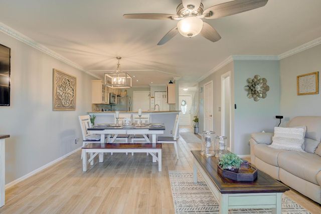 109 Fox Meadow Run, Jupiter, FL 33458