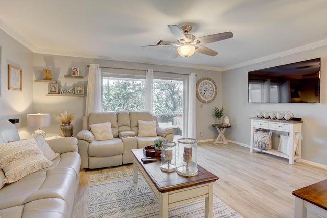 109 Fox Meadow Run, Jupiter, FL 33458