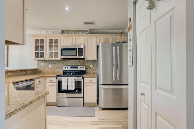 109 Fox Meadow Run, Jupiter, FL 33458