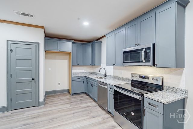 34 Depot St 22, Hartwell, GA 30643