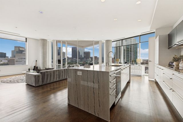 2408 Victory Park Lane 1035, Dallas, TX 75219