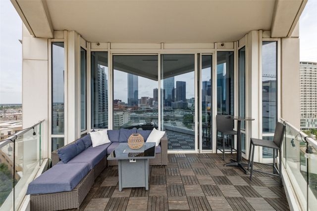 2408 Victory Park Lane 1035, Dallas, TX 75219