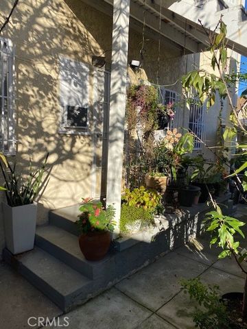 744 Walnut, Long Beach, CA 90813