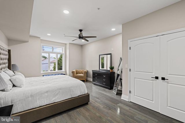 933 S 3RD ST, Philadelphia, PA 19147