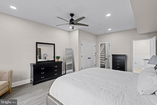 933 S 3RD ST, Philadelphia, PA 19147