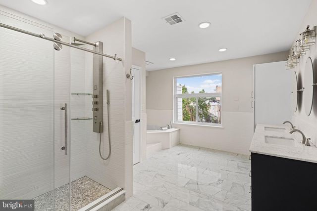 933 S 3RD ST, Philadelphia, PA 19147