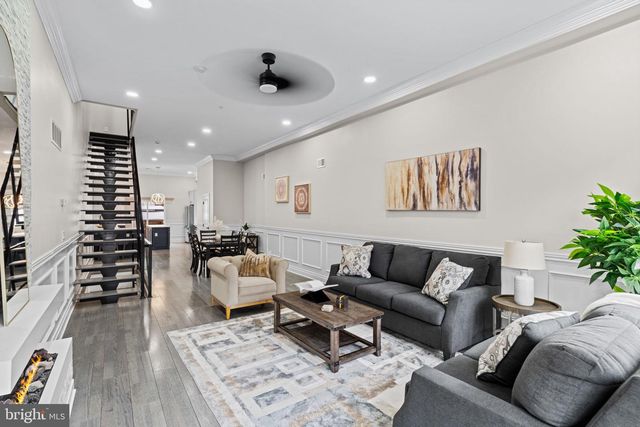 933 S 3RD ST, Philadelphia, PA 19147