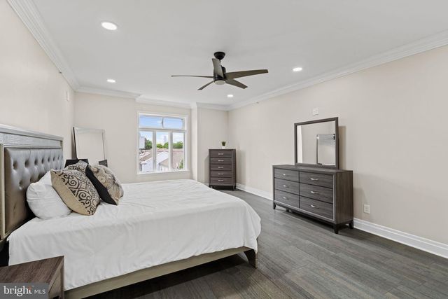 933 S 3RD ST, Philadelphia, PA 19147