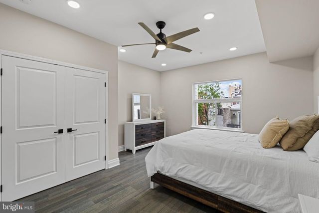 933 S 3RD ST, Philadelphia, PA 19147