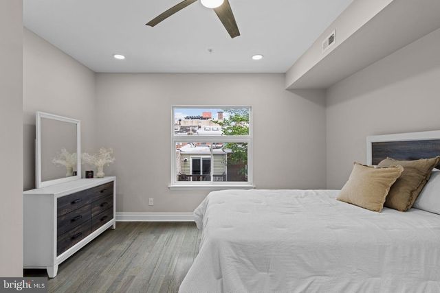 933 S 3RD ST, Philadelphia, PA 19147