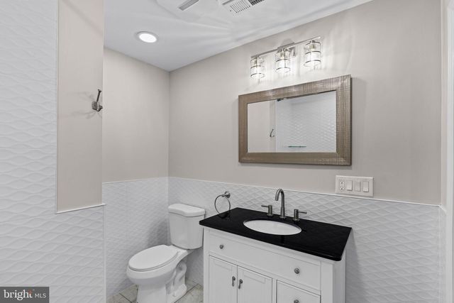 933 S 3RD ST, Philadelphia, PA 19147