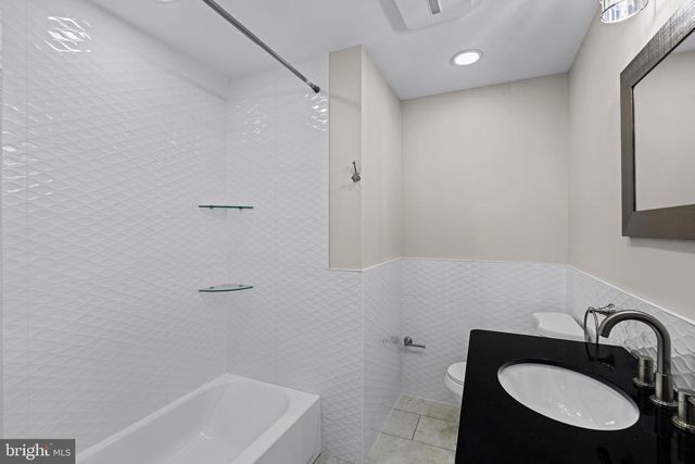 933 S 3RD ST, Philadelphia, PA 19147