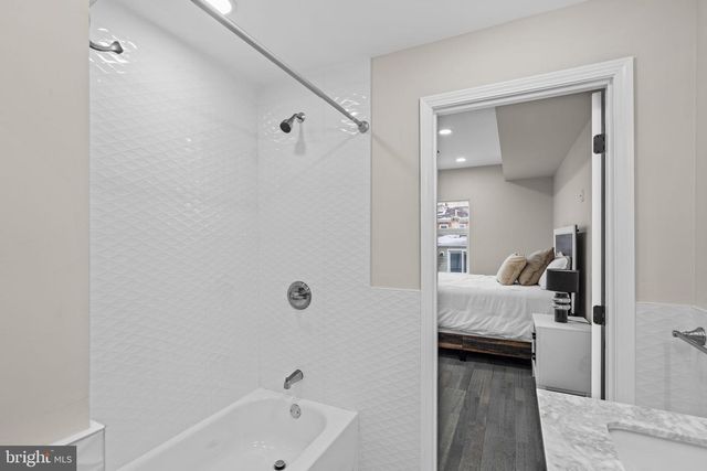 933 S 3RD ST, Philadelphia, PA 19147