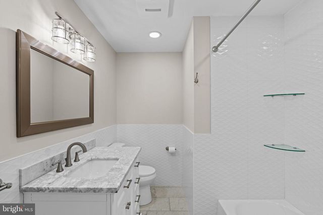 933 S 3RD ST, Philadelphia, PA 19147