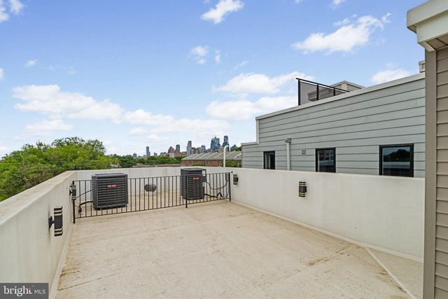 933 S 3RD ST, Philadelphia, PA 19147