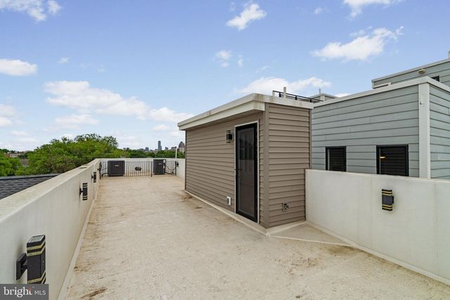 933 S 3RD ST, Philadelphia, PA 19147