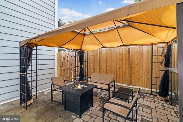 933 S 3RD ST, Philadelphia, PA 19147