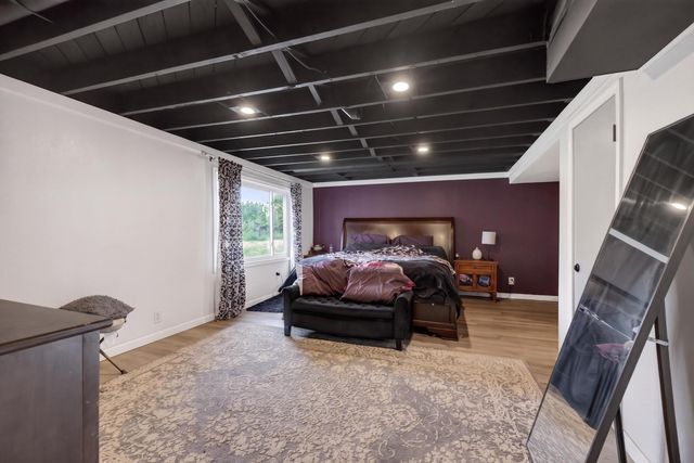 15798 SW Prairie Creek Rd, Rose Hill, KS 67133