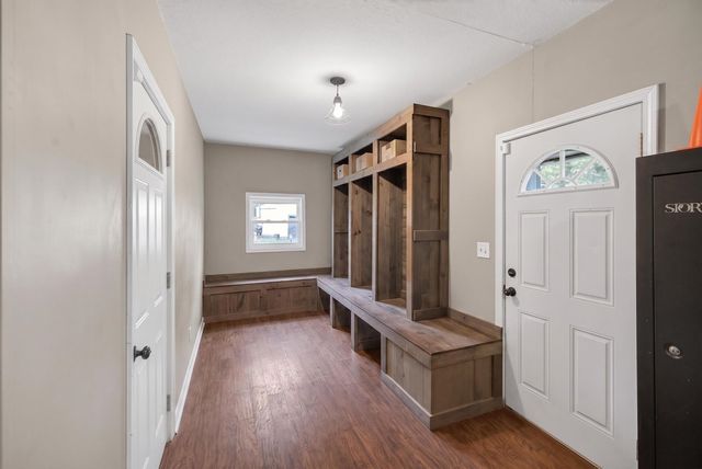 15798 SW Prairie Creek Rd, Rose Hill, KS 67133