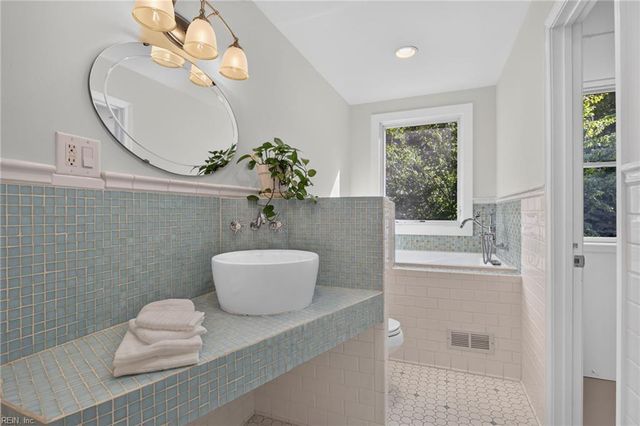 1805 Fleet TER, Virginia Beach, VA 23454