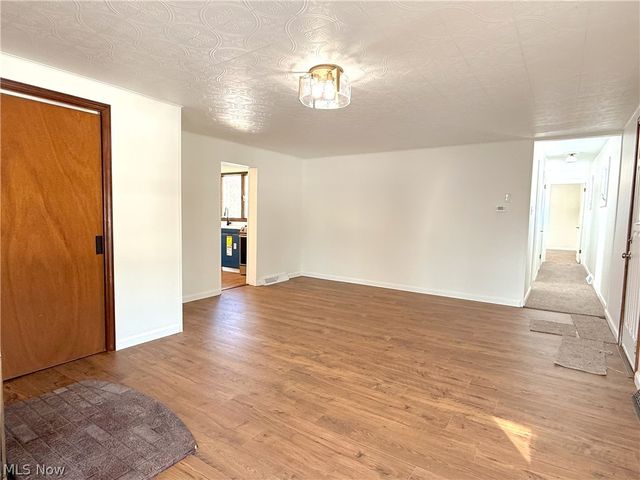 6309 Downs, Champion, OH 44481