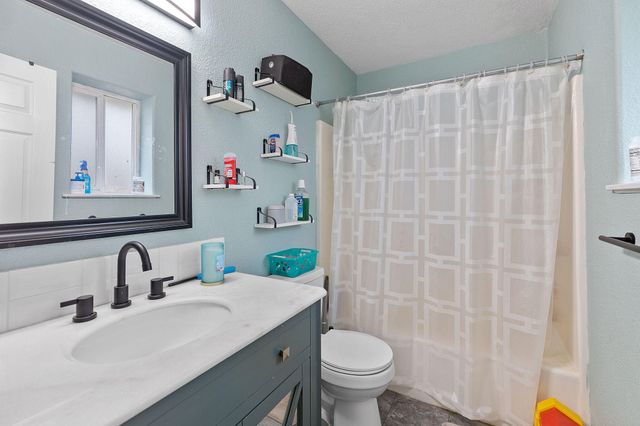 541 SW 3rd Street, Madras, OR 97741