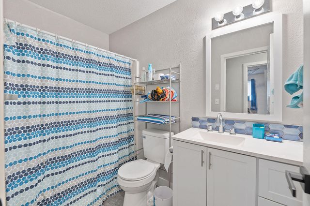 541 SW 3rd Street, Madras, OR 97741