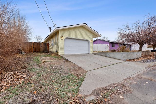 541 SW 3rd Street, Madras, OR 97741