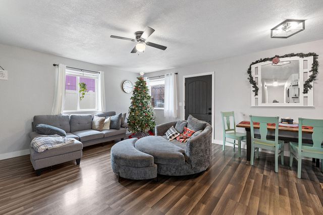 541 SW 3rd Street, Madras, OR 97741