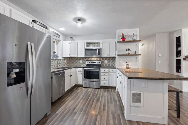 541 SW 3rd Street, Madras, OR 97741