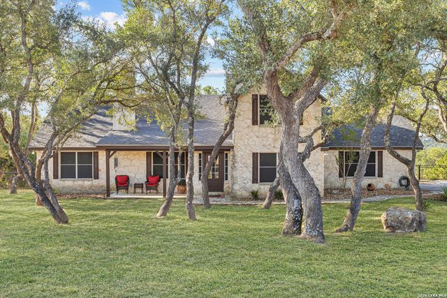 8013 DEVONSHIRE DR, Spring Branch, TX 78070