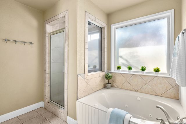 8013 DEVONSHIRE DR, Spring Branch, TX 78070