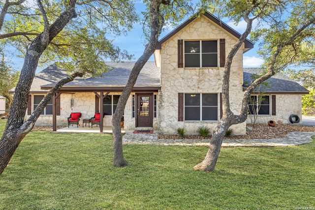 8013 DEVONSHIRE DR, Spring Branch, TX 78070