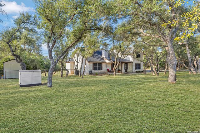 8013 DEVONSHIRE DR, Spring Branch, TX 78070