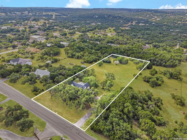 8013 DEVONSHIRE DR, Spring Branch, TX 78070